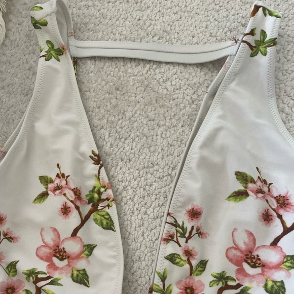FOREVER 21 CHERRY BLOSSOM DESIGN DEEP NECK PLUNGE ONE PIECE BATHING SUIT SIZE LG - Picture 5 of 16
